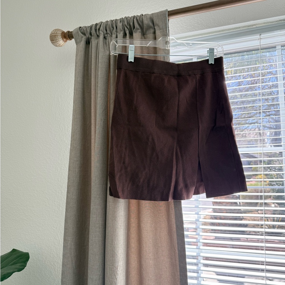LIONESS brown mini skirt with slit, size large.
